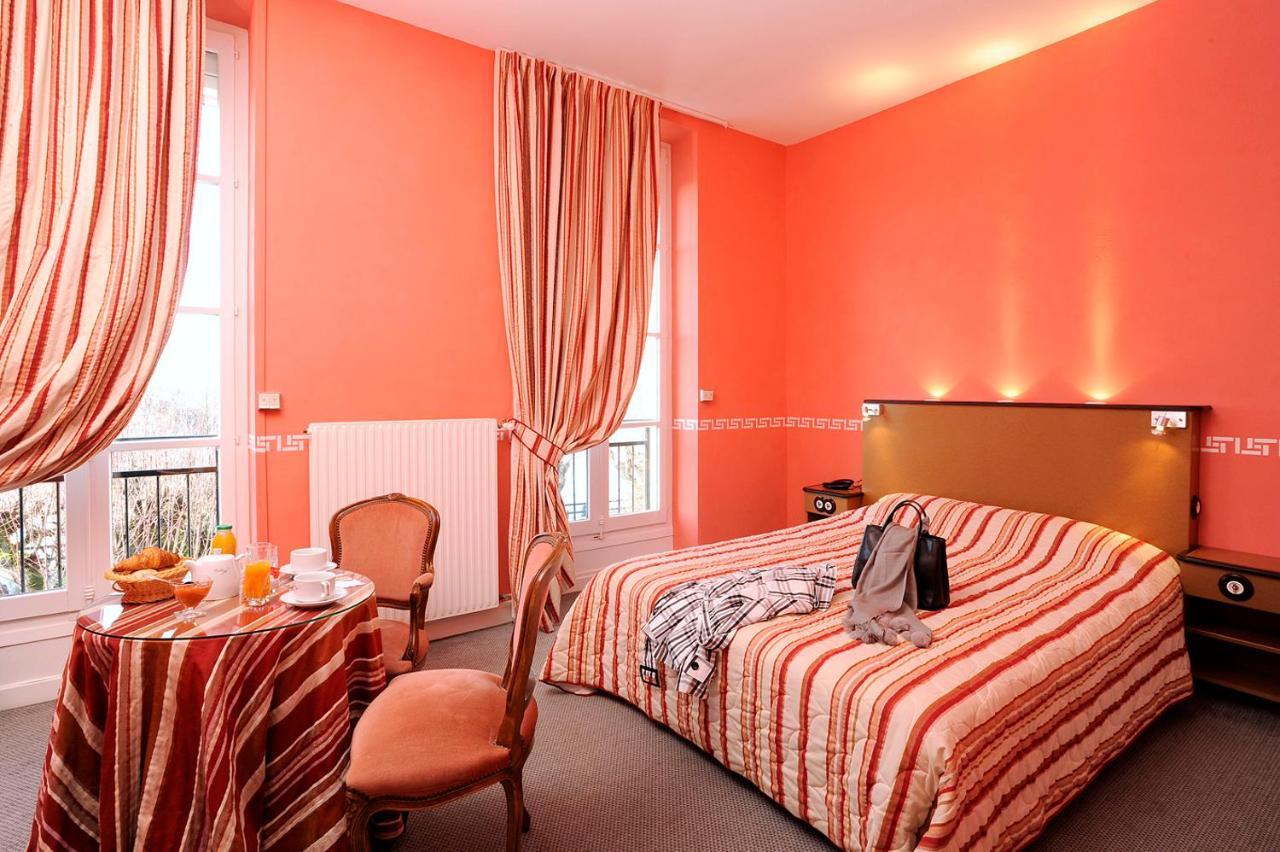 Hotel Restaurant Emile Job Montmerle-sur-Saone エクステリア 写真