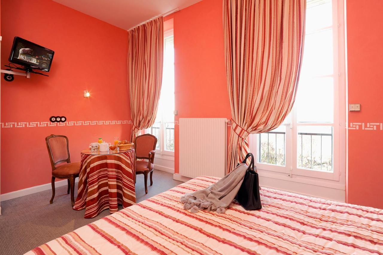 Hotel Restaurant Emile Job Montmerle-sur-Saone エクステリア 写真